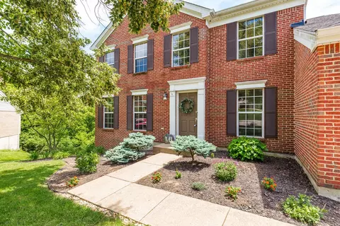1967 Crescent Ter, Crescent Springs, KY 41017