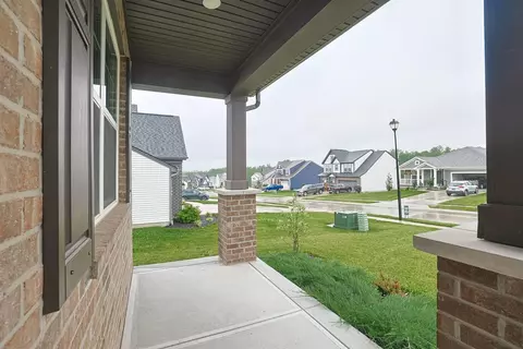 400 Champagne Ln, Walton, KY 41094