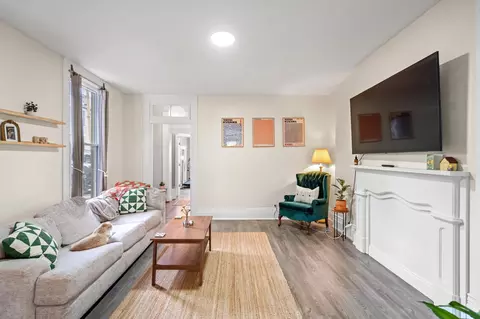 Living - 111 E 9th St, Covington, KY 41011 photo 2 of 2
