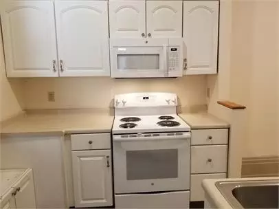 Kitchen - 112-114 E 5th St, Covington, KY 41011 photo 1 of 7