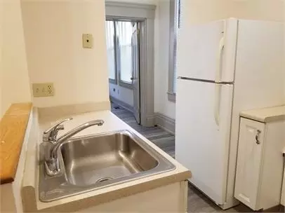 Kitchen - 112-114 E 5th St, Covington, KY 41011 photo 2 of 7