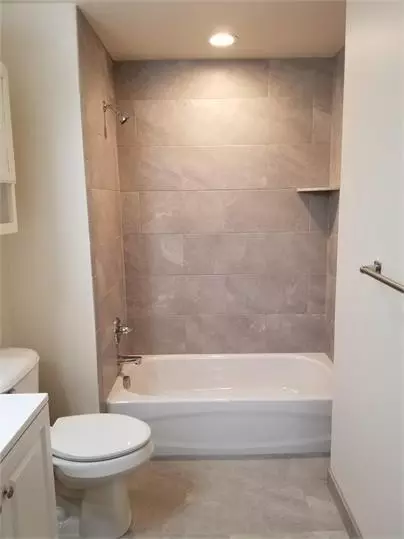 Bath - 112-114 E 5th St, Covington, KY 41011 photo 3 of 11