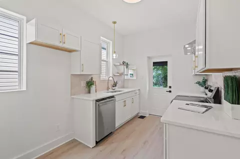 Kitchen - 408 E 18th St, Covington, KY 41014 photo 2 of 2