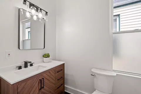 Bath - 408 E 18th St, Covington, KY 41014 photo 1 of 2