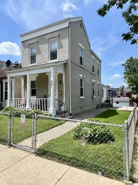221 8th Ave, Dayton, KY 41074