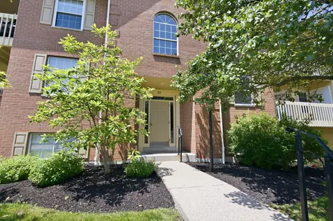 33 Highland Meadows Cir #8, Highland Heights, KY 41076