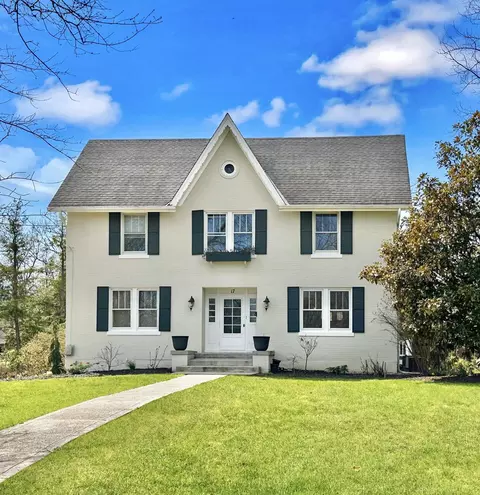 17 Leathers Rd, Fort Mitchell, KY 41017