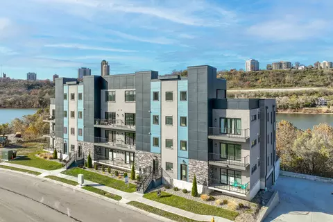 745 Manhattan Blvd #303, Dayton, KY 41074