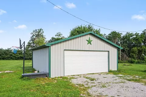 Exterior - 2060 Augusta-minerva Rd, Augusta, KY 41002 photo 3 of 4