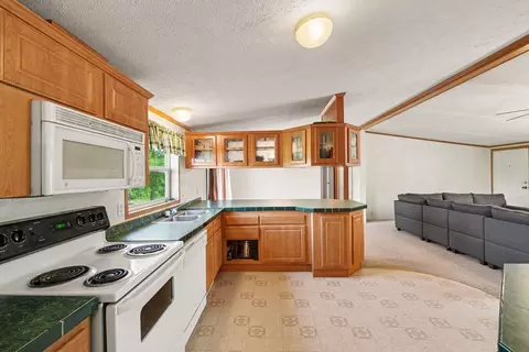 Kitchen - 2060 Augusta-minerva Rd, Augusta, KY 41002 photo 3 of 3