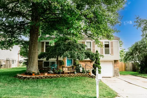 1517 Woodside Dr, Florence, KY 41042