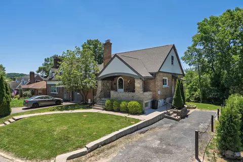 904 Clayton Ct, Bellevue, KY 41073