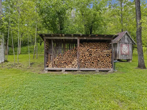 Exterior - 925 Lockmier Rd, Augusta, KY 41002 photo 8 of 12