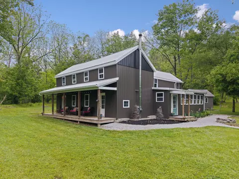 Exterior - 925 Lockmier Rd, Augusta, KY 41002 photo 2 of 12