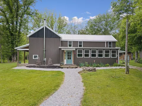 Exterior - 925 Lockmier Rd, Augusta, KY 41002 photo 4 of 12