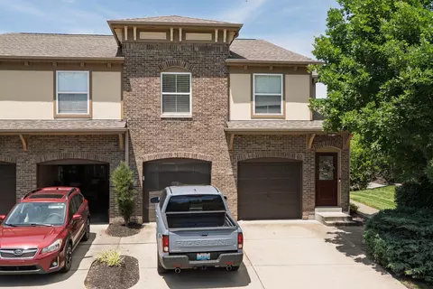 2205 Rolling Hills Dr, Fort Wright, KY 41017