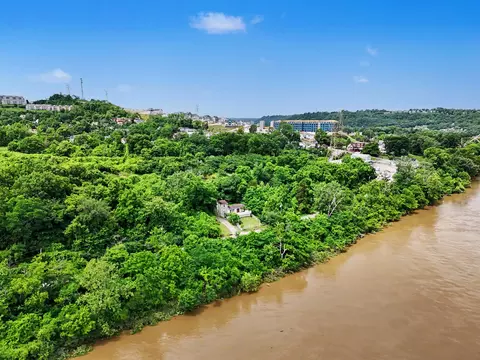 View/Area - 103 River Rd, Covington, KY 41016 photo 2 of 12