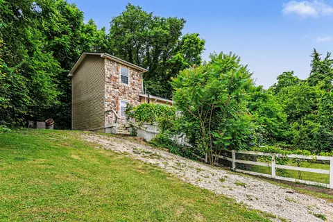 Exterior - 103 River Rd, Covington, KY 41016 photo 4 of 5