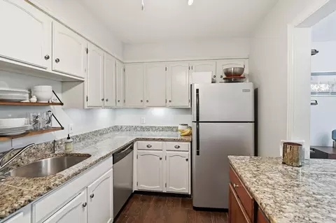 Kitchen - 323 E 2nd St #208, Covington, KY 41011 photo 2 of 4