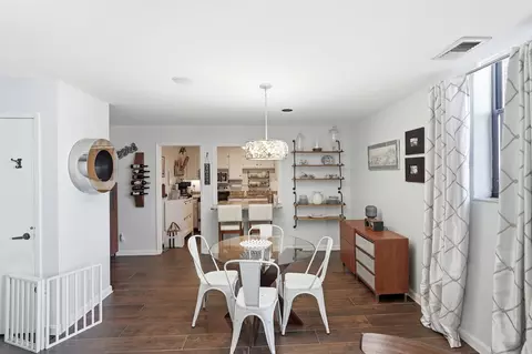 Dining - 323 E 2nd St #208, Covington, KY 41011 photo 1 of 1