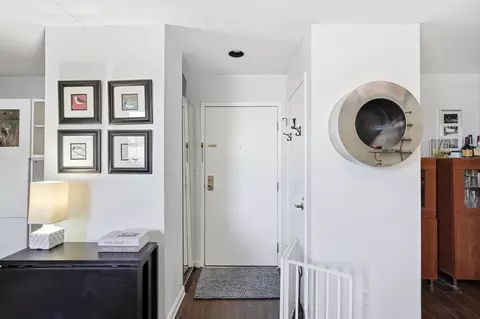 Entry Way - 323 E 2nd St #208, Covington, KY 41011 photo 1 of 2