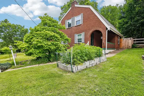 1422 Amsterdam Rd, Covington, KY 41011