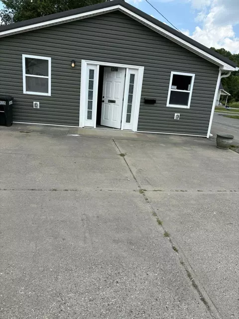 1206 W Shelby St, Falmouth, KY 41040