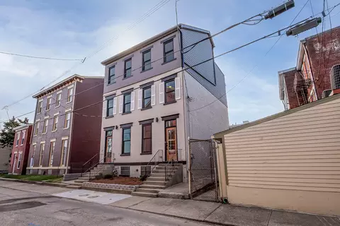 Exterior - 11 E 9th St, Covington, KY 41011 photo 2 of 7