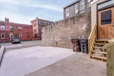 Exterior - 11 E 9th St, Covington, KY 41011 photo 4 of 7
