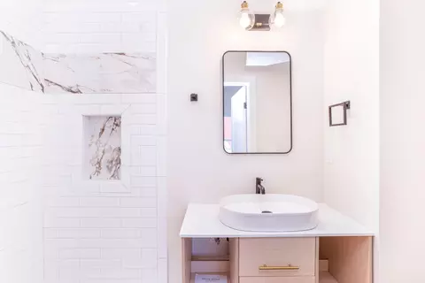 Bath - 11 E 9th St, Covington, KY 41011 photo 3 of 4