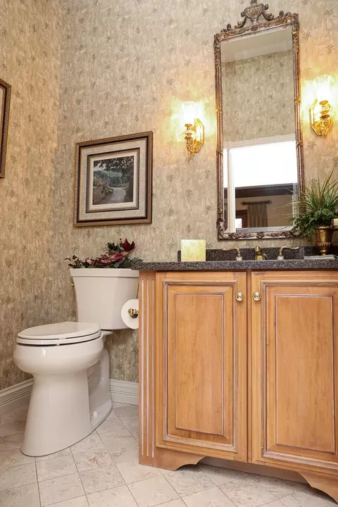 Bath - 968 Woodchuck Dr, Villa Hills, KY 41017 photo 4 of 6