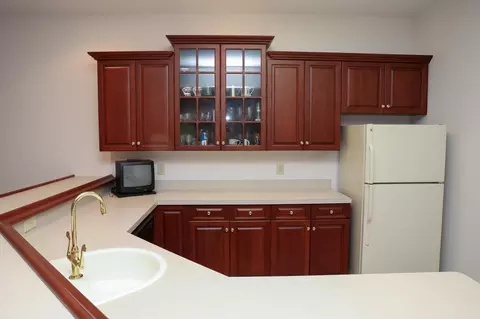 Kitchen - 968 Woodchuck Dr, Villa Hills, KY 41017 photo 4 of 5