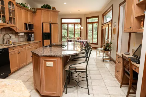 Kitchen - 968 Woodchuck Dr, Villa Hills, KY 41017 photo 3 of 5