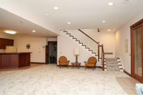Living - 968 Woodchuck Dr, Villa Hills, KY 41017 photo 5 of 6