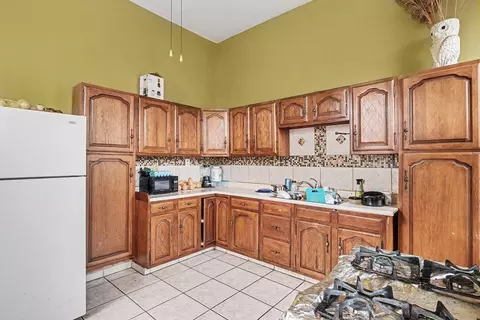 Kitchen - 716 Lewis St, Covington, KY 41011 photo 1 of 8