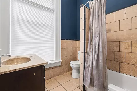 Bath - 716 Lewis St, Covington, KY 41011 photo 3 of 6