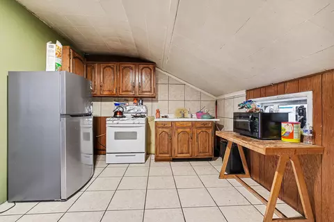 Kitchen - 716 Lewis St, Covington, KY 41011 photo 7 of 8