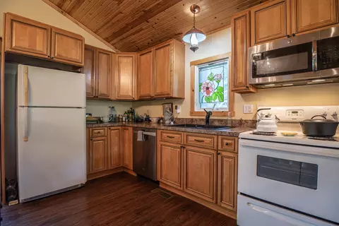 Kitchen - 1145 Hillandale Rd, Sanders, KY 41083 photo 3 of 3