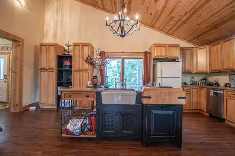 Kitchen - 1145 Hillandale Rd, Sanders, KY 41083 photo 1 of 3