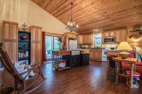 Kitchen - 1145 Hillandale Rd, Sanders, KY 41083 photo 2 of 3