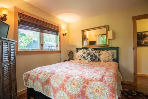 Bedroom - 1145 Hillandale Rd, Sanders, KY 41083 photo 4 of 6