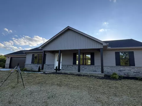 180 Saddlebrook Ln, Dry Ridge, KY 41035