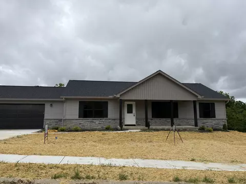 180 Saddlebrook Ln, Dry Ridge, KY 41035