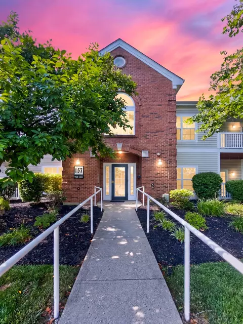 157 Saddlebrook Ln #351, Florence, KY 41042
