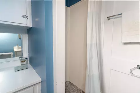 Bath - 92 Arcadia Ave, Lakeside Park, KY 41017 photo 4 of 4