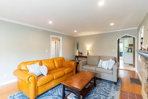 Living - 92 Arcadia Ave, Lakeside Park, KY 41017 photo 2 of 3