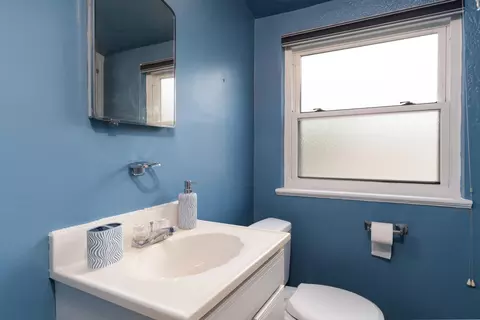 Bath - 92 Arcadia Ave, Lakeside Park, KY 41017 photo 3 of 4