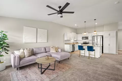 Living - 2371 Piazza Rdg, Covington, KY 41017 photo 3 of 3