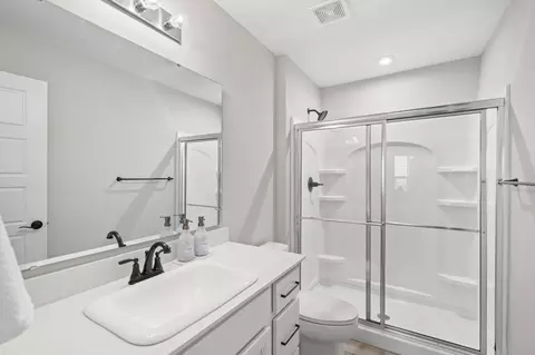 Bath - 2371 Piazza Rdg, Covington, KY 41017 photo 2 of 2