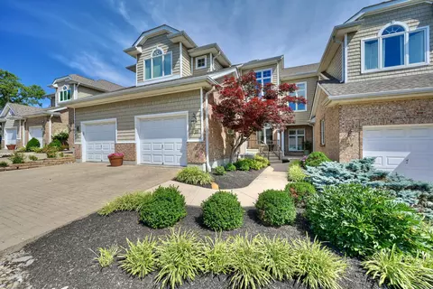 22 Tower Dr, Newport, KY 41071